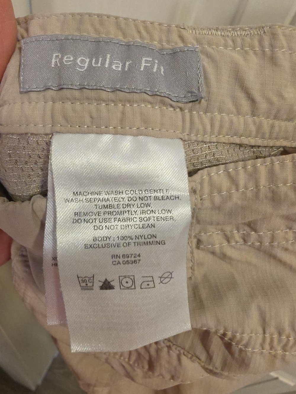 Columbia Men's Cargo Pants in Light Khaki - Picture 5 of 5